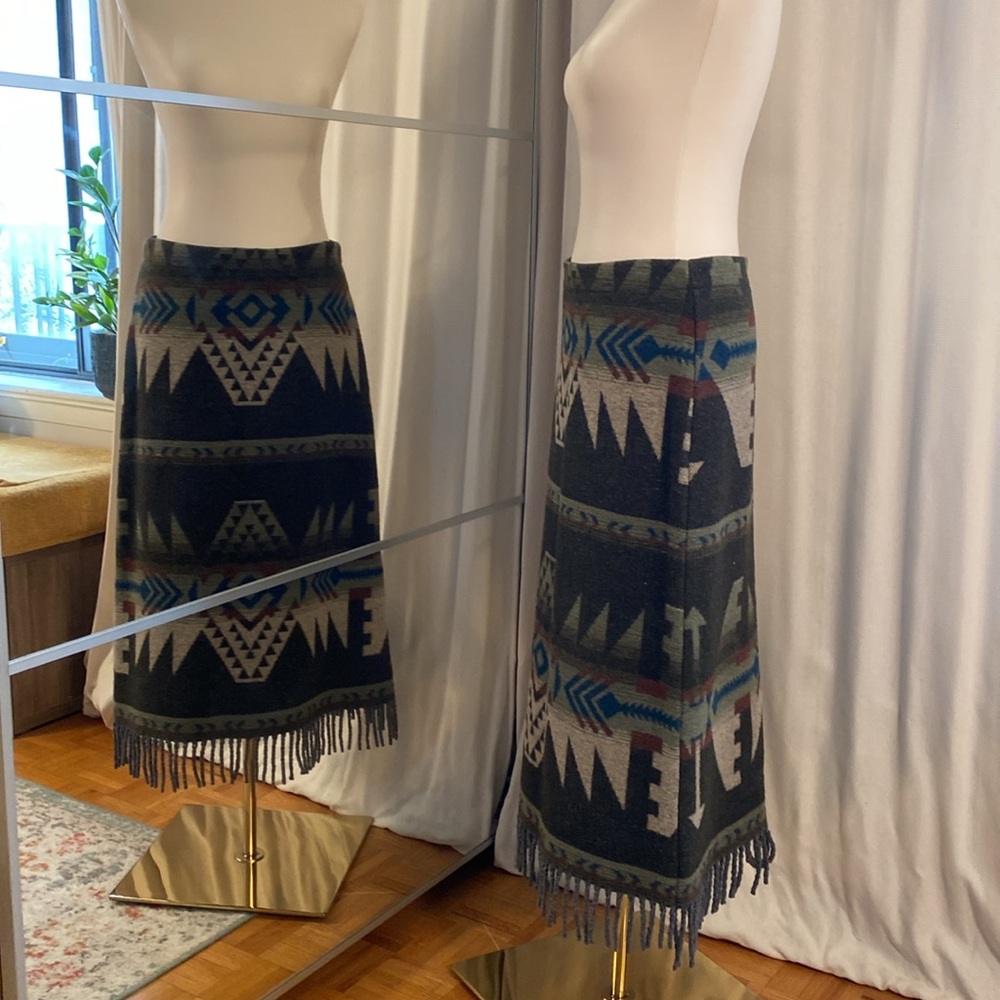 True Grit Women’s Blanket Fringe Skirt Size 8 Southwestern Tribal Wool Blend - Picture 5 of 17